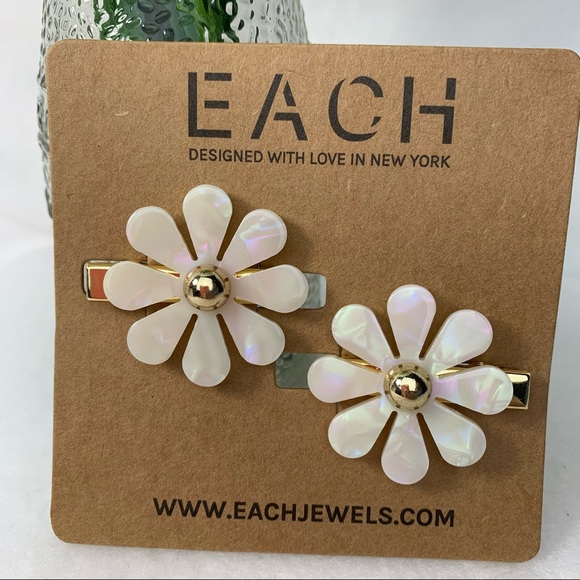 Each Jewels Barrettes Pair Pearl/Gold Flower NWT - Picture 2 of 3